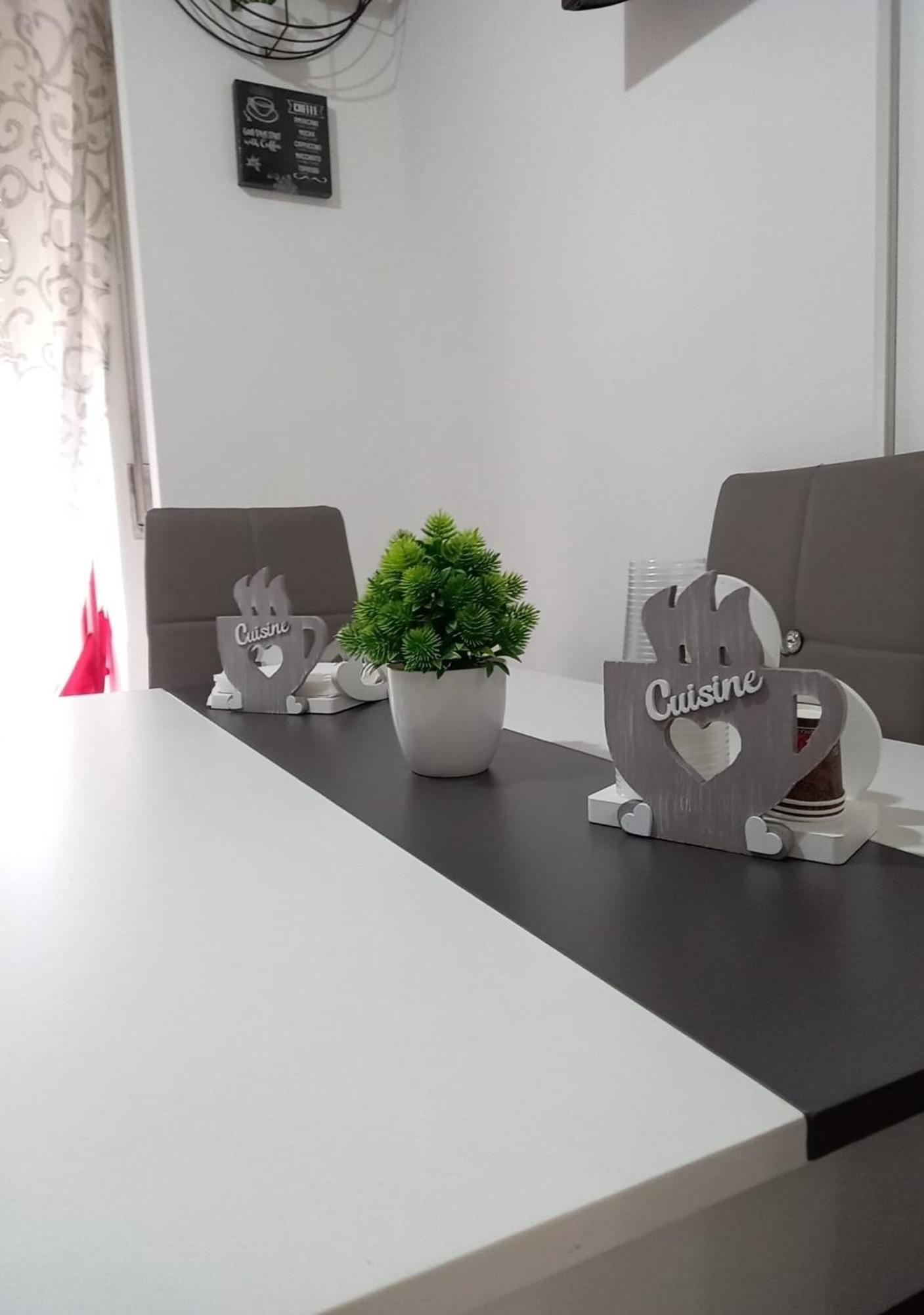 My Family Intero Appartamento Con Parcheggio Privato Потенца Екстериор снимка